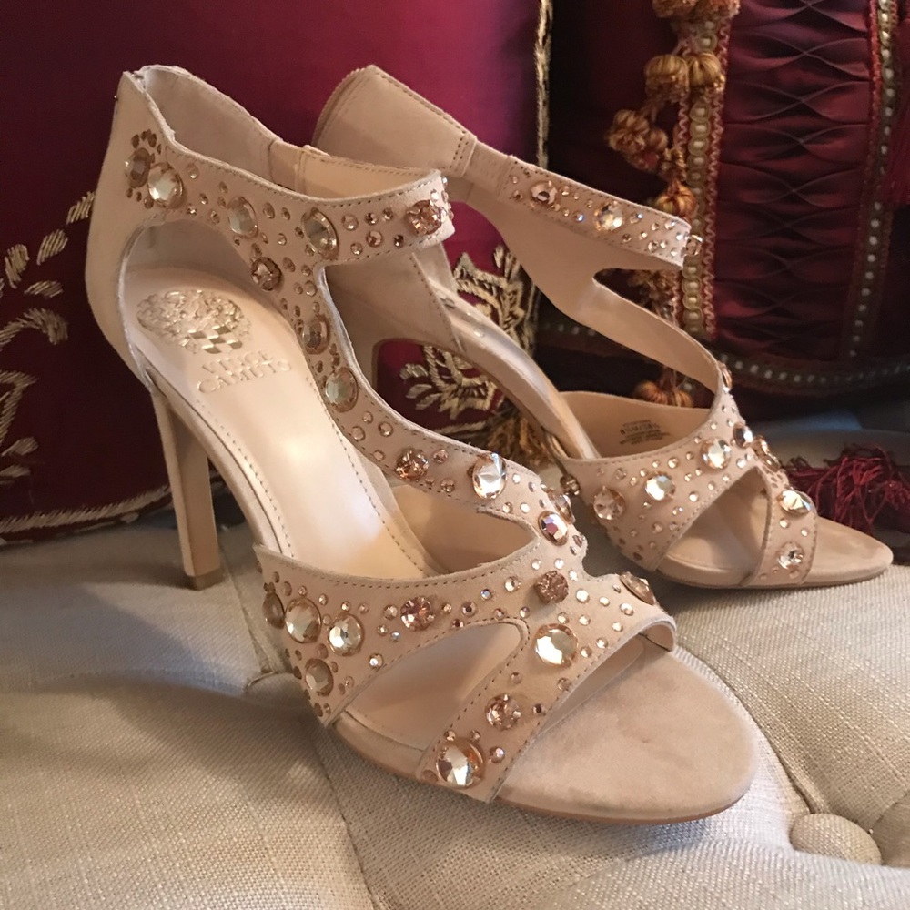 VINCE CAMUTO✨Heels